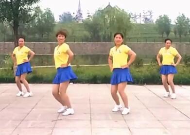 点击观看《hehe+大众健身队 雪莲 快乐舞步健身操全民动起来 附背面动作分解教学视频》