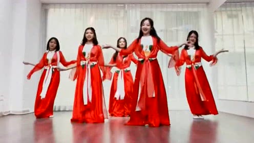 点击观看《越南美女古典舞视频 红昭愿》