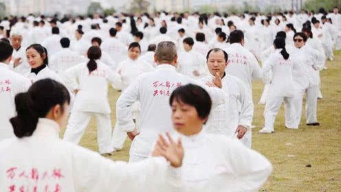 点击观看《吉尼斯太极拳世界纪录 南昌湾里区太极推手大赛》